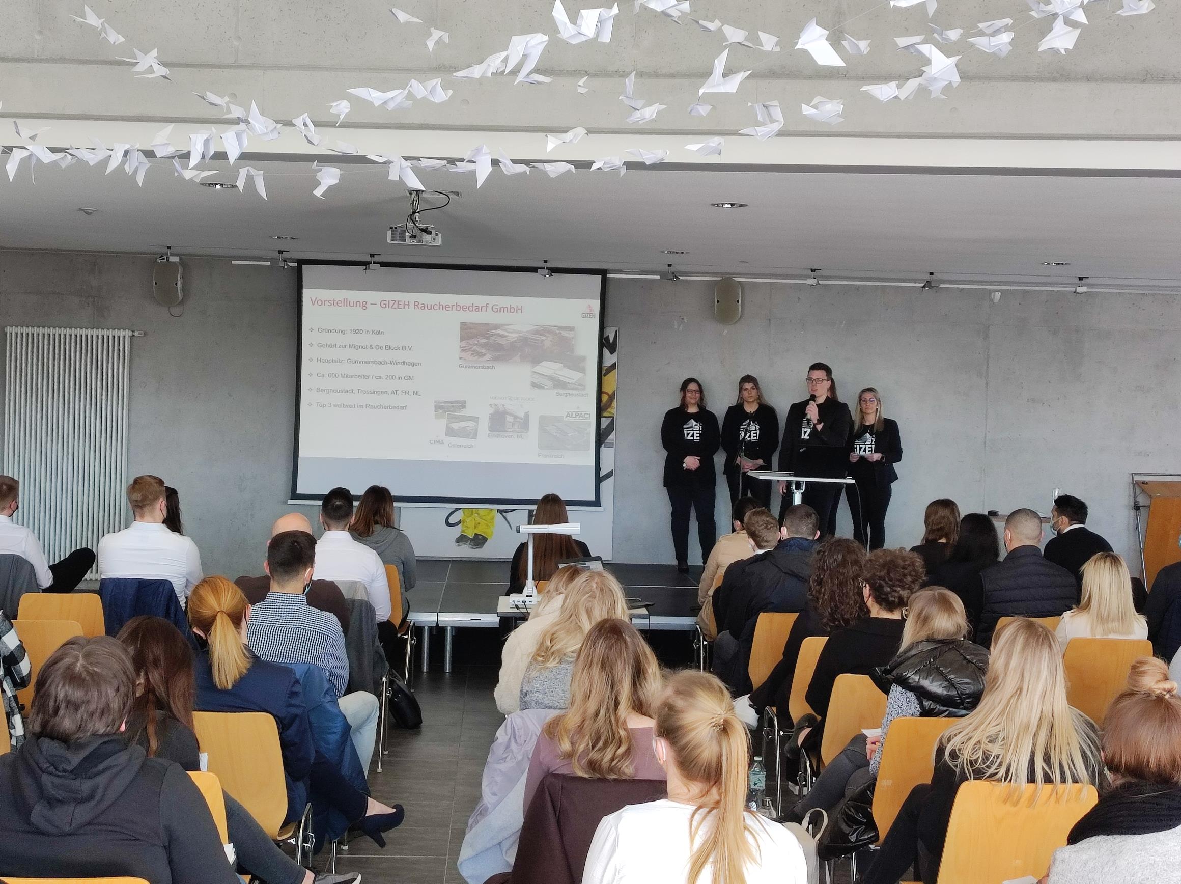Kaufmännisches Berufskolleg Oberberg - Bildergalerie Kaufmännisches Berufskolleg Oberberg - Bildergalerie