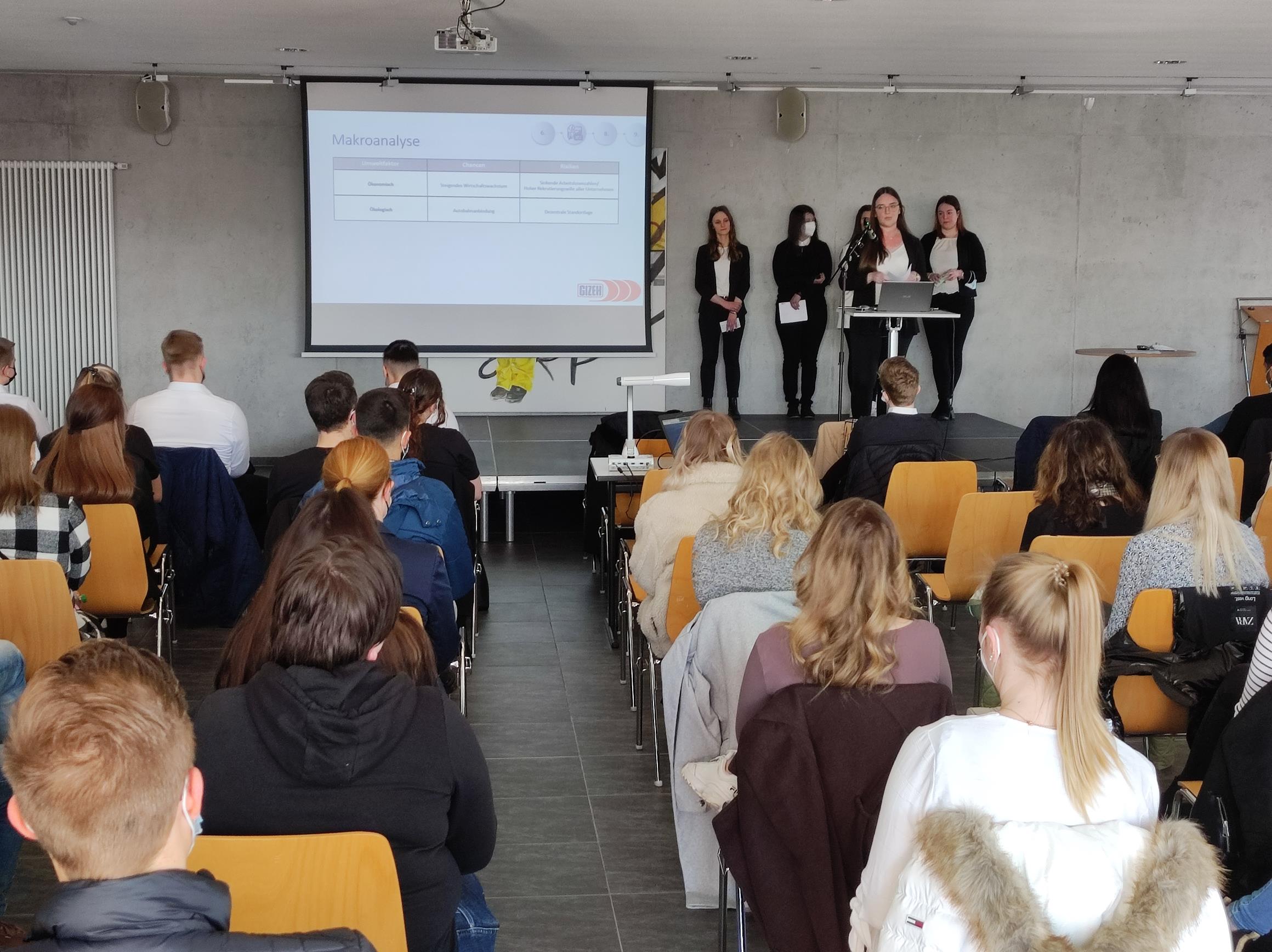 Kaufmännisches Berufskolleg Oberberg - Bildergalerie Kaufmännisches Berufskolleg Oberberg - Bildergalerie